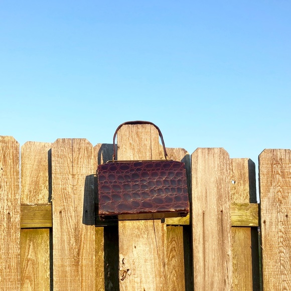 Escort Handbags - Authentic Alligator Bag Vintage Antique Escort EUC